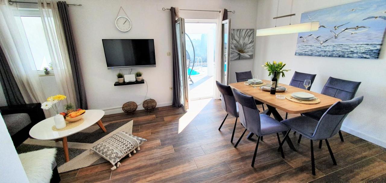 Anas Lagoon Holiday House With Pool At Azure Beach Mali Drvenik Exteriér fotografie